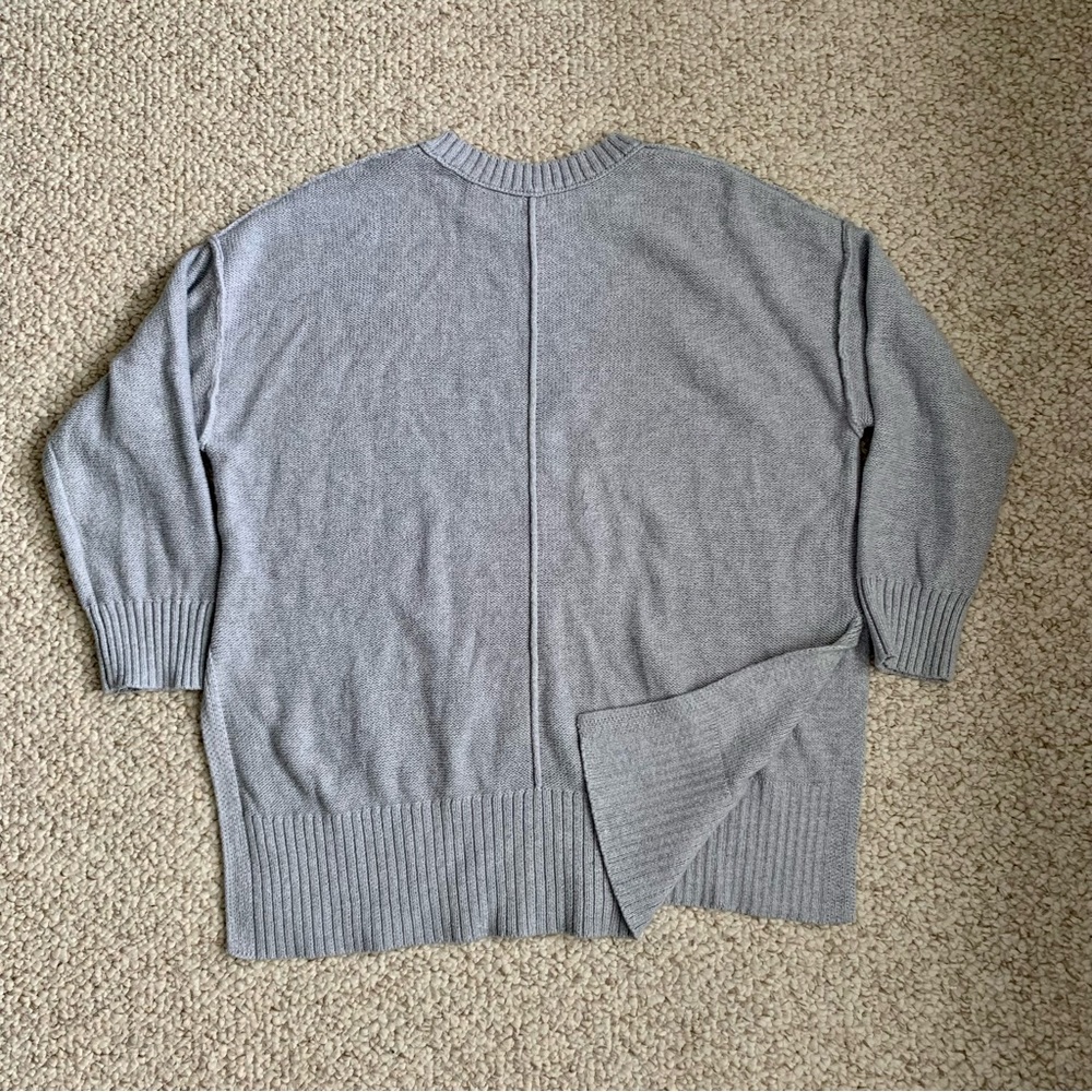 Aerie gray crew neck sweater with side slits - Picture 4 of 4